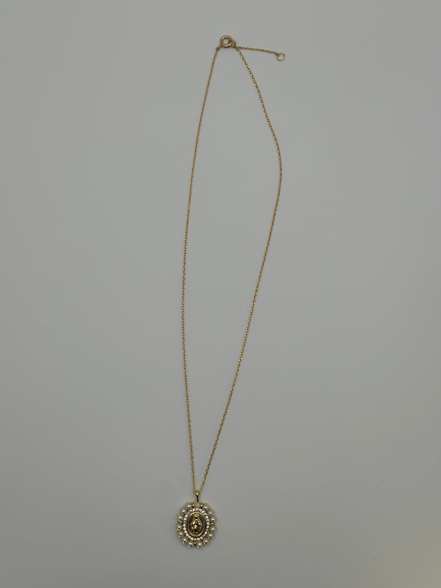 Pearl Halo Medallion Pendant Necklace – 16"+1" Adjustable Gold & Silver Stainless Steel Chain