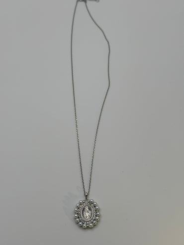 Pearl Halo Medallion Pendant Necklace – 16"+1" Adjustable Gold & Silver Stainless Steel Chain