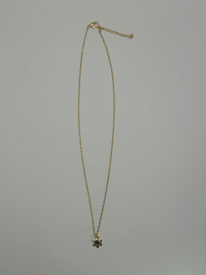 Gold Star Pendant Necklace – 18K Gold‑Dipped Stainless Steel, 16"+2" Adjustable Dainty Chain